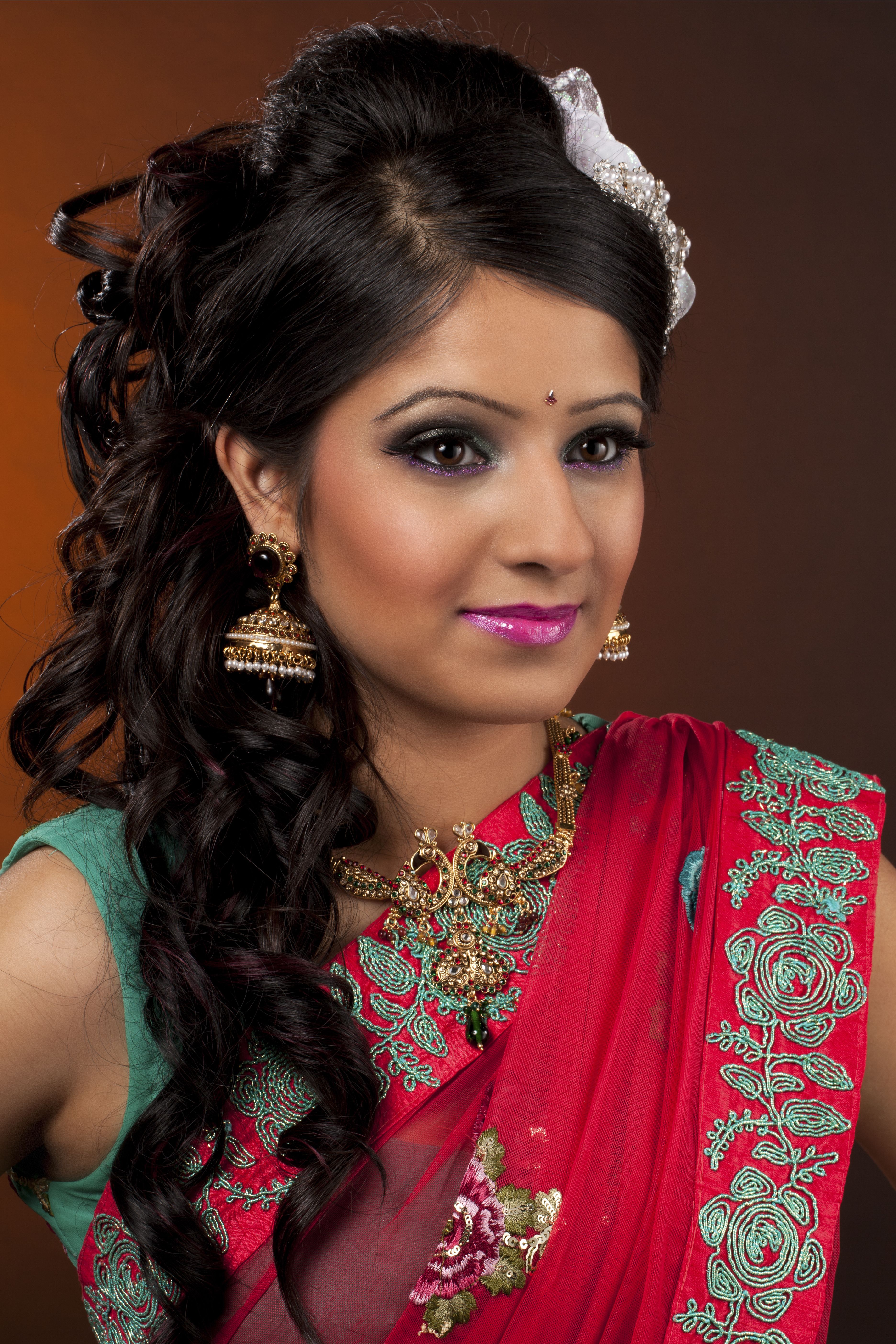  Puffed Crown with Side Hair Accessory