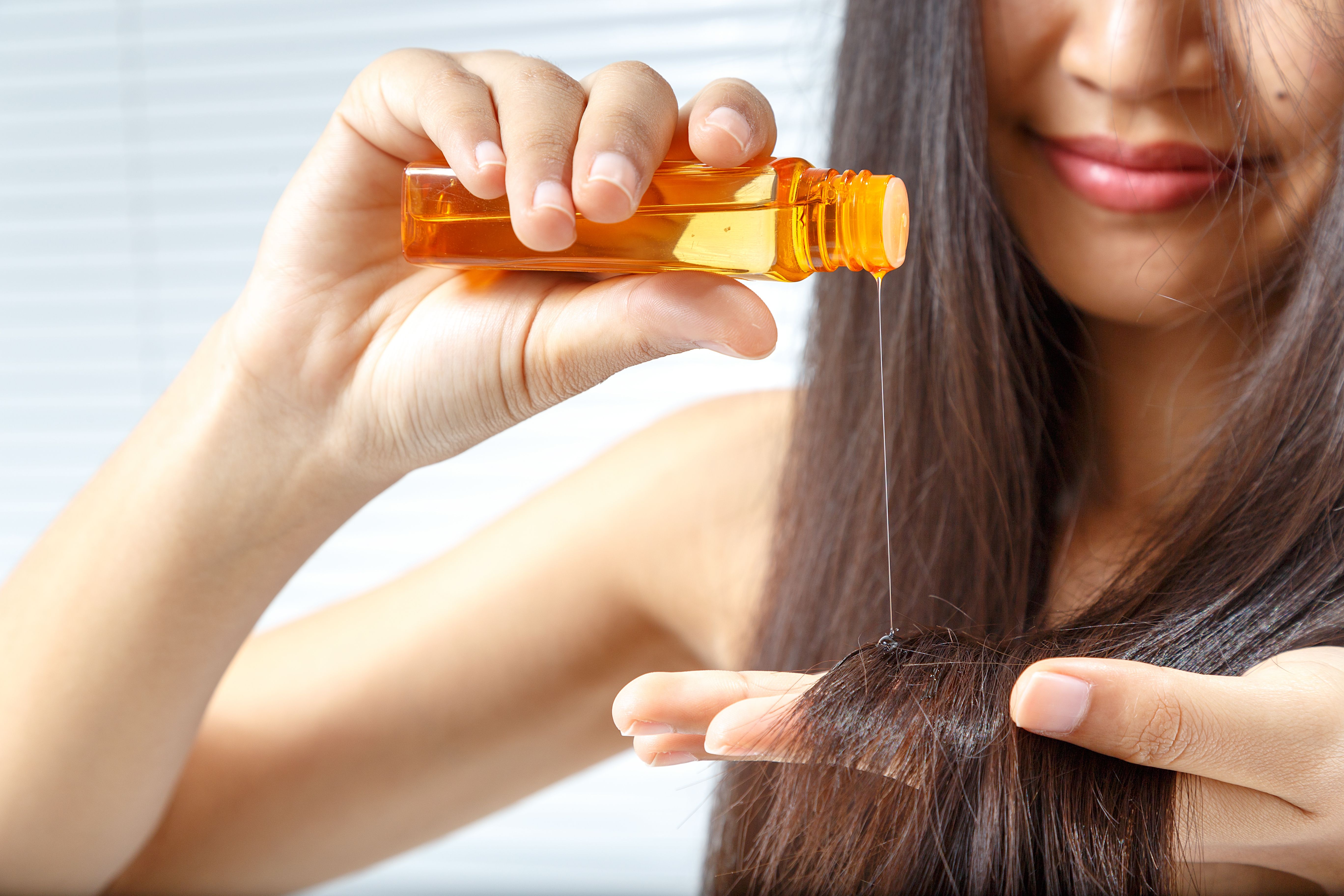 How to Apply Castor Oil on Hair