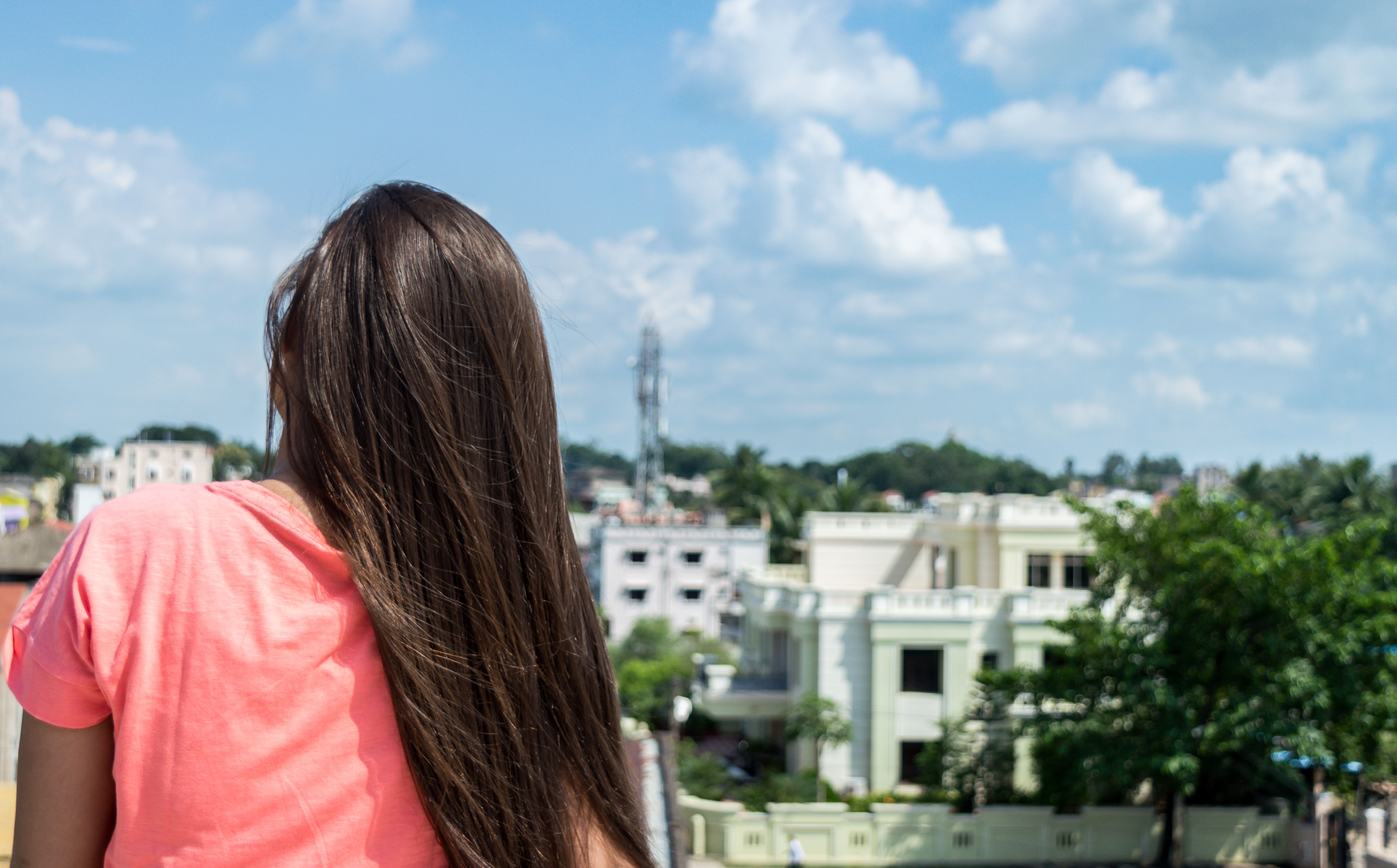  Avoid tight hairstyles