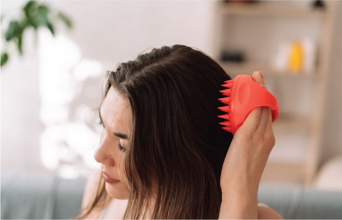  Scalp massage Using a Tool